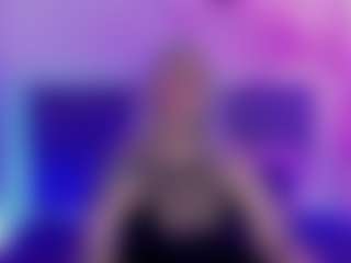 Live cam show with JoannLowe - College on Camsoda