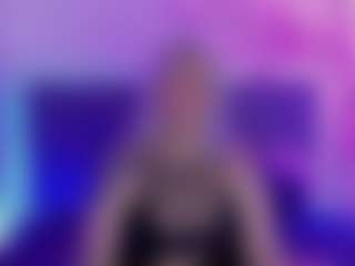 Live cam show with JoannLowe - Flashing on fuck-show.com