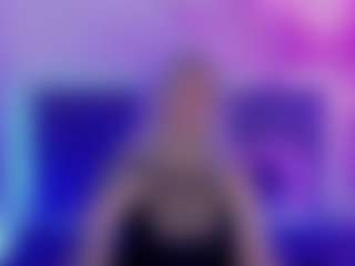 Live cam show with JoannLowe - Italian Young Adult on AdultVida.com
