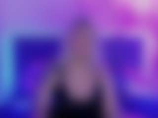 Live cam show with JoannLowe - College Curvy on Gym Cam Girls