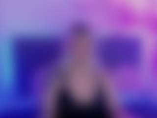 Live cam show with JoannLowe - Nipple Piercings on SpankPalCams