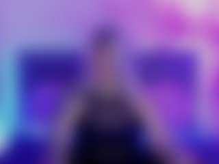 Live cam show with JoannLowe - Sexy on TeamSkeetLive