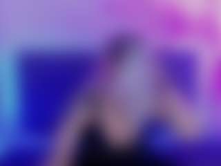 Live cam show with JoannLowe - College on Camsoda