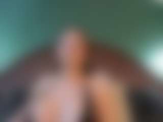 Live cam show with shannel-queen - Orgasm on WildCum