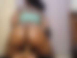 Live cam show with cupcakexglossy - Brown Eyes Black on sexylivex.com