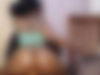 Live cam show with cupcakexglossy - Ebony on studioflirtlive.com | kenya