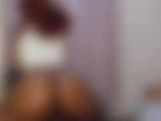 Live cam show with cupcakexglossy - Ebony on alttransgirls | kenya