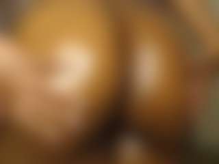 Live cam show with cupcakexglossy - Brown Eyes Black on Milfs Live