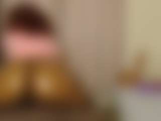 Live cam show with cupcakexglossy - Spank Black on Camsoda
