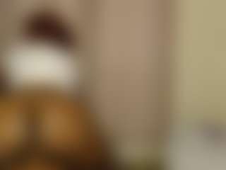 Live cam show with cupcakexglossy - Tease Ebony on CamwithHer | kenya