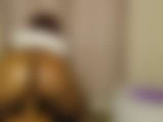 Live cam show with cupcakexglossy - Strip Ebony on sexylive.show | kenya