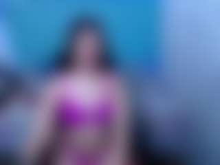Live cam show with CherryLips - Average on madthumbs