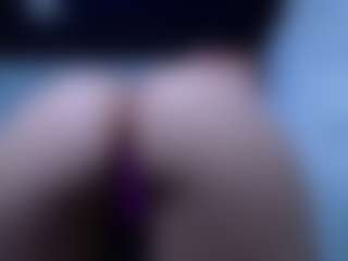 CherryLips's Live Sex Cam Show