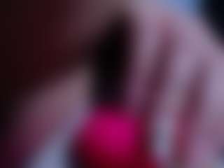 Live cam show with CherryLips - Petite on StripNow