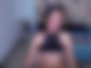 Live cam show with CherryLips - Skinny on Camiplay Live