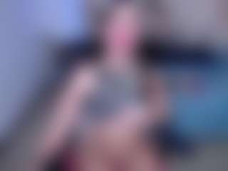 Live cam show with CherryLips - Skinny on xDating