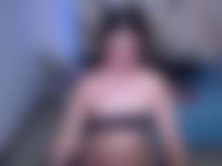 Live cam show with CherryLips - Petite on SquirtSoMuch
