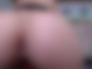 Live cam show with CherryLips - Brown Eyes on Camsoda