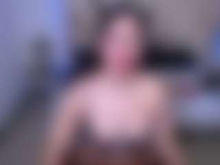 Live cam show with CherryLips - Latina Petite on Camsoda | colombia