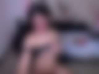 Show in cam erotica live di CherryLips