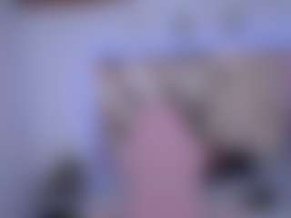 Live cam show with CherryLips - Skinny on Camsoda
