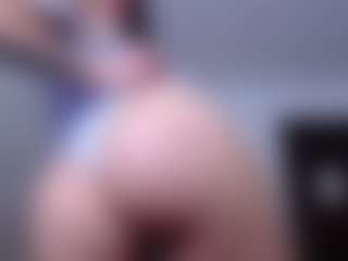 CherryLips's Live Sex Cam Show