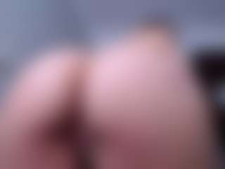 CherryLips's Live Sex Cam Show