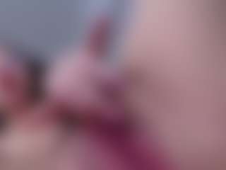 Show in cam erotica live di CherryLips