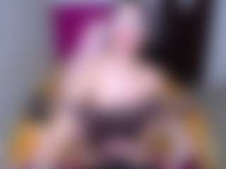 Live cam show with CherryLips - Petite on madthumbs