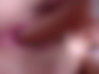 Live cam show with CherryLips - Average on Camsoda