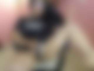 Live cam show with EmilyR0s33 - Anal on Milfs Live