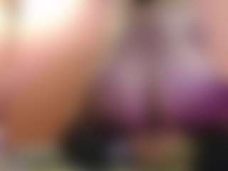 EmilyR0s33's Live Sex Cam Show