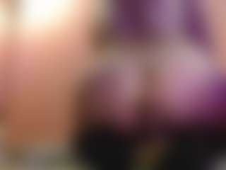 EmilyR0s33's Live Sex Cam Show