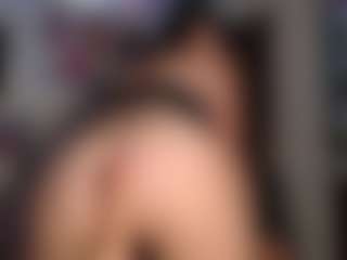 EmilyR0s33's Live Sex Cam Show