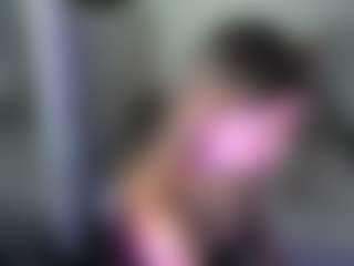 Live cam show with KittyKlum - Flashing on live18s.com