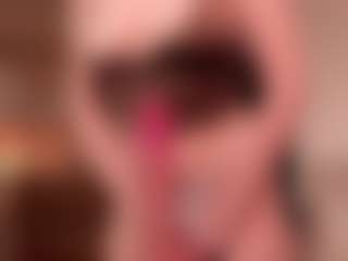 Lusty-Freya's Live Sex Cam Show