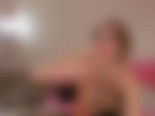 Lusty-Freya's Live Sex Cam Show
