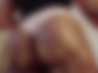 Live-Cam-Show mit Candice - Spank Black auf Camsoda