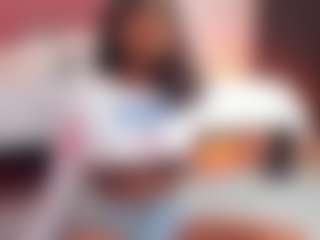 Live cam show with Brittanyjhonnns - Public Curvy on live.xheat.ai
