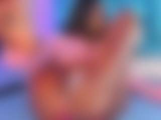 Live cam show with Brittanyjhonnns - Big Tits on CamClone