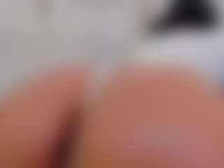 Live cam show with greta_beaumont - Skinny on Strip Flash - Live Sex Shows