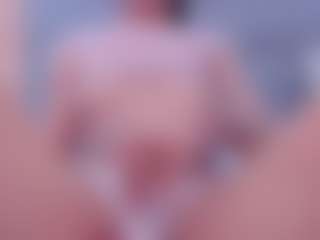 Live cam show with greta_beaumont - Skinny on livesuperchat.net