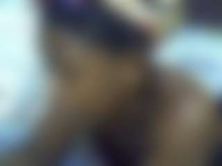 Live cam show with AFRI-QUEEN - Thong on madthumbs