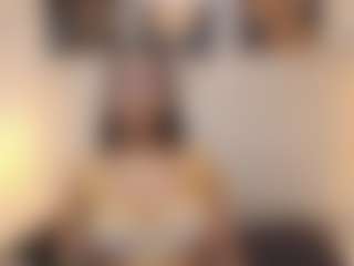 Live cam show with Amberr-Greyy - Athletic Young Adult on Milfs Live