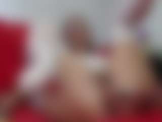 Live cam show with veronika88 - Fingering MILF on AdultVida.com