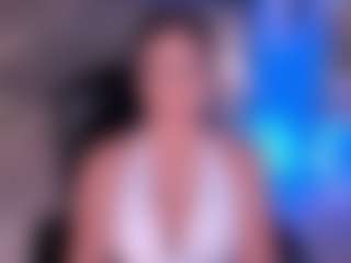 Live cam show with ZaraaPearce - Athletic Amateur on Camming Site