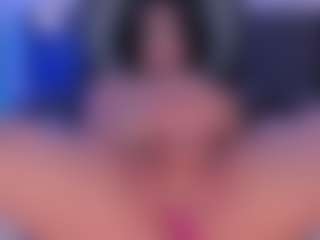 Live cam show with ZaraaPearce - Flashing on Mixed Magazine Live