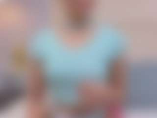 Live cam show with Ashley_HotGirl - Teen (18+) on livesuperchat.net