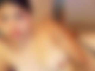 Live cam show with Jade Brunnette - Moaning on StripNow
