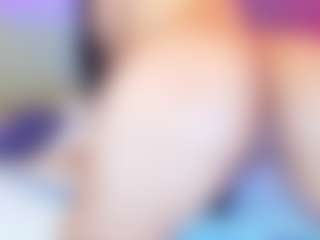 Live cam show with Jade Brunnette - Living Room on livesuperchat.net